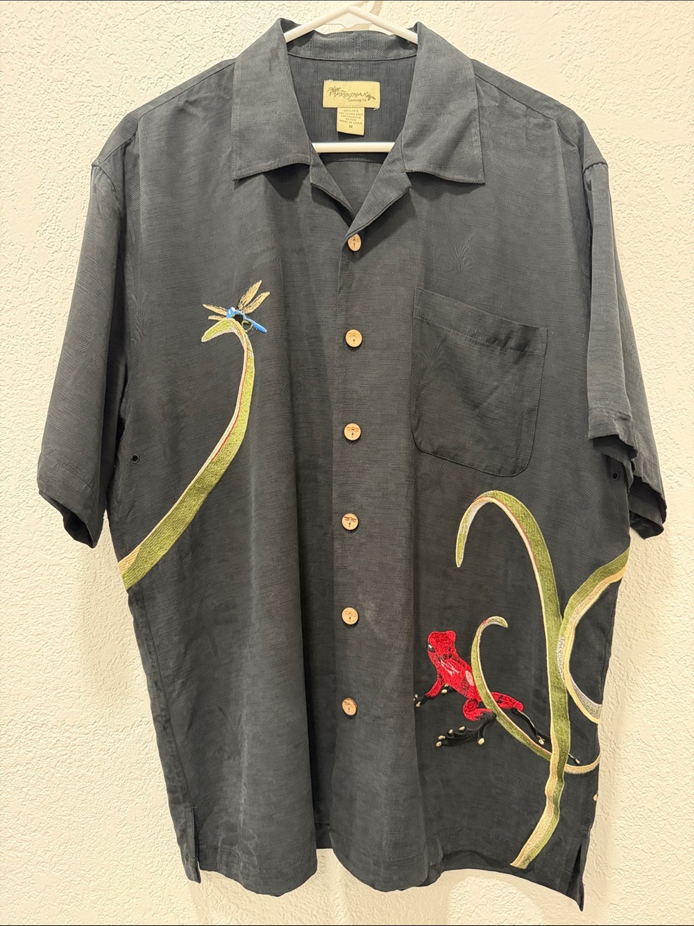 The Frogman Embroidered Silk Shirt NWOT  -$30 Men’s M, Embroidered Dragnfly/Frog